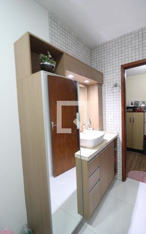 Casa à venda com 156m², 3 quartos e 2 vagas Casa à venda com 156m², 3 quartos e 2 vagasBanheiro