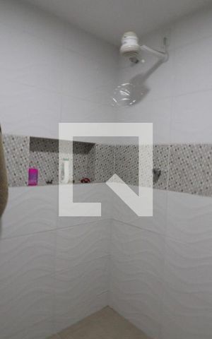 Casa à venda com 156m², 3 quartos e 2 vagas Casa à venda com 156m², 3 quartos e 2 vagasBanheiro 2