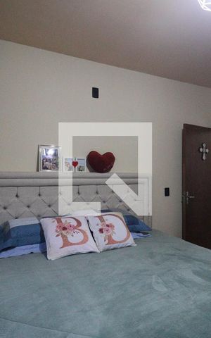 Casa à venda com 156m², 3 quartos e 2 vagas Casa à venda com 156m², 3 quartos e 2 vagasQuarto