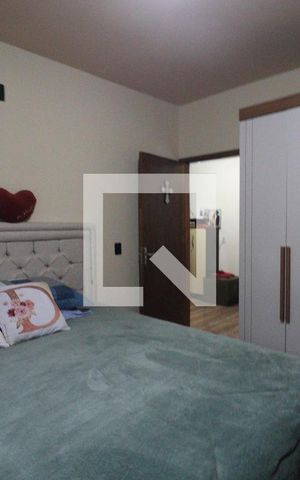 Casa à venda com 156m², 3 quartos e 2 vagas Casa à venda com 156m², 3 quartos e 2 vagasQuarto