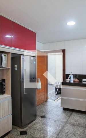 Casa para alugar com 750m², 6 quartos e 8 vagasCozinha