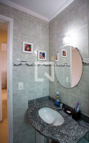 Apartamento para alugar com 64m², 2 quartos e 1 vagaBanheiro