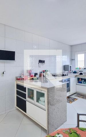 Casa de condomínio para alugar com 349m², 4 quartos e 6 vagas Casa de condomínio para alugar com 349m², 4 quartos e 6 vagasCozinha / Lavanderia