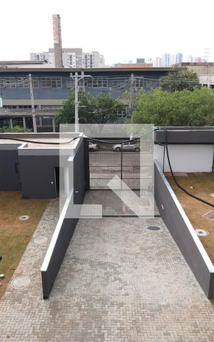 Apartamento para alugar com 34m², 2 quartos e sem vagaÁrea comum
