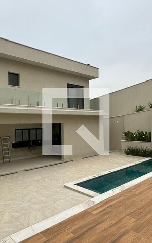Casa de condomínio à venda com 556m², 4 quartos e 3 vagasPiscina