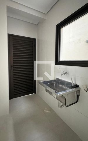 Casa de condomínio à venda com 556m², 4 quartos e 3 vagasÁrea de Serviço