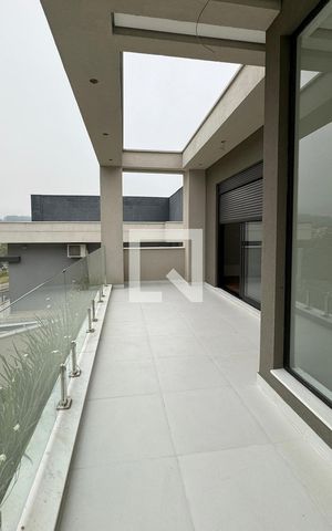 Casa de condomínio à venda com 556m², 4 quartos e 3 vagassacada da Suíte 2