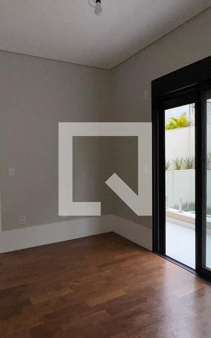 Casa de condomínio à venda com 556m², 4 quartos e 3 vagasSuíte 5