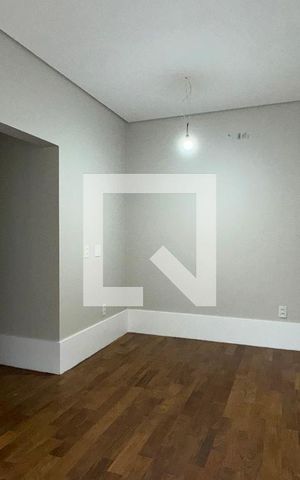 Casa de condomínio à venda com 556m², 4 quartos e 3 vagasSuíte 5