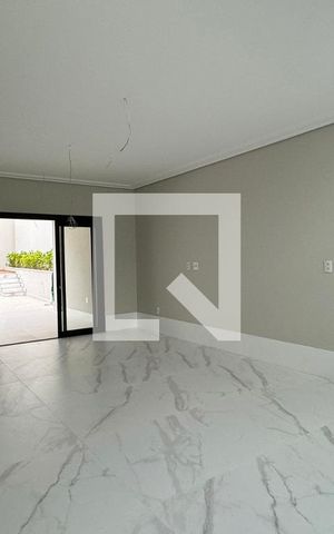 Casa de condomínio à venda com 556m², 4 quartos e 3 vagasSala