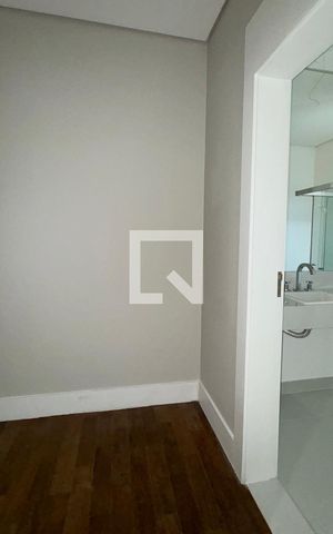 Casa de condomínio à venda com 556m², 4 quartos e 3 vagascloset da Suíte 5