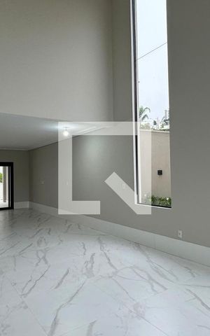 Casa de condomínio à venda com 556m², 4 quartos e 3 vagasSala