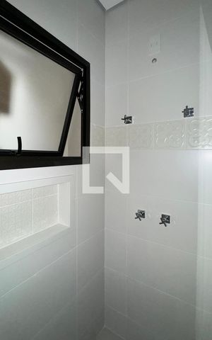 Casa de condomínio à venda com 556m², 4 quartos e 3 vagasBanheiro da Suíte 1