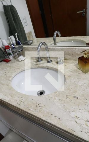 Apartamento à venda com 139m², 4 quartos e 2 vagasBanheiro Social - Pia