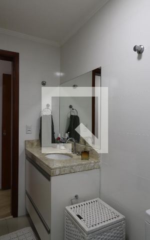 Apartamento à venda com 139m², 4 quartos e 2 vagasBanheiro Social