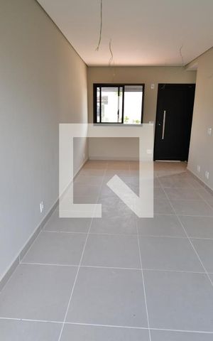 Casa de condomínio à venda com 85m², 2 quartos e 2 vagasSala