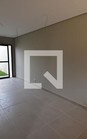 Casa de condomínio à venda com 85m², 2 quartos e 2 vagasSala
