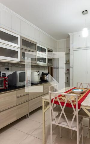 Casa à venda com 500m², 5 quartos e 3 vagasCozinha 1