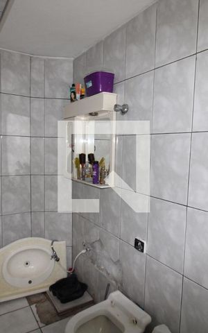 Casa à venda com 448m², 5 quartos e sem vagaCasa 1 - Quarto 1 - Banheiro