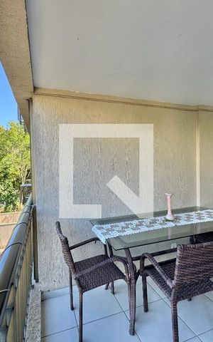 Apartamento à venda com 83m², 3 quartos e 1 vaga Apartamento à venda com 83m², 3 quartos e 1 vagaVaranda