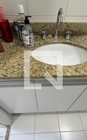 Apartamento à venda com 83m², 3 quartos e 1 vaga Apartamento à venda com 83m², 3 quartos e 1 vagaBanheiro Social