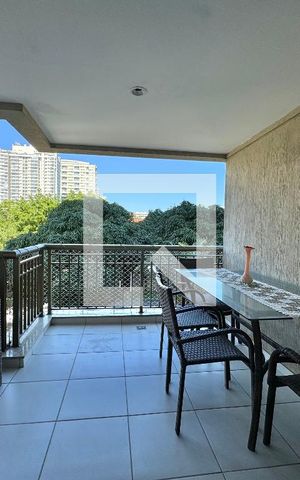 Apartamento à venda com 83m², 3 quartos e 1 vaga Apartamento à venda com 83m², 3 quartos e 1 vagaVaranda