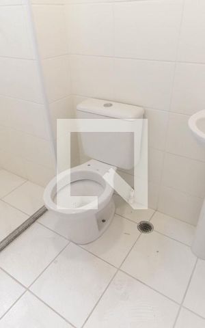Apartamento à venda com 43m², 2 quartos e 1 vaga Apartamento à venda com 43m², 2 quartos e 1 vagaBanheiro