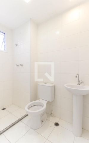 Apartamento à venda com 43m², 2 quartos e 1 vaga Apartamento à venda com 43m², 2 quartos e 1 vagaBanheiro