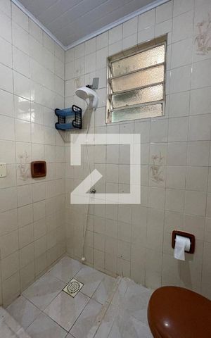 Casa à venda com 140m², 1 quarto e 1 vaga Casa à venda com 140m², 1 quarto e 1 vagaBanheiro