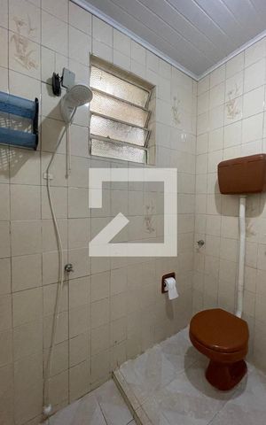 Casa à venda com 140m², 1 quarto e 1 vaga Casa à venda com 140m², 1 quarto e 1 vagaBanheiro