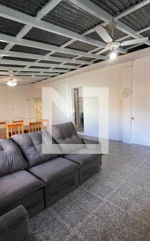 Casa à venda com 140m², 1 quarto e 1 vaga Casa à venda com 140m², 1 quarto e 1 vagaEdícula