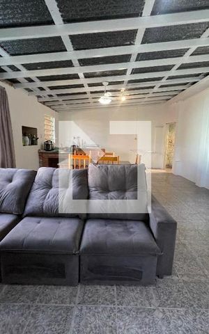 Casa à venda com 140m², 1 quarto e 1 vaga Casa à venda com 140m², 1 quarto e 1 vagaEdícula