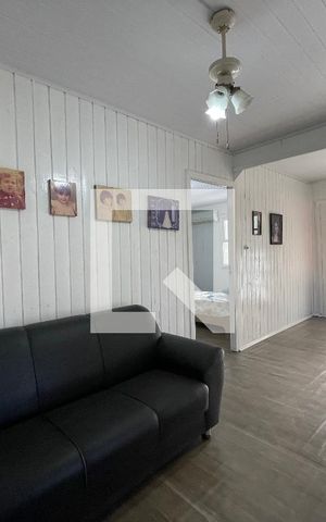 Casa à venda com 140m², 1 quarto e 1 vaga Casa à venda com 140m², 1 quarto e 1 vagaSala