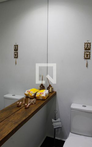 Casa à venda com 200m², 5 quartos e 2 vagas Casa à venda com 200m², 5 quartos e 2 vagasLAVABO