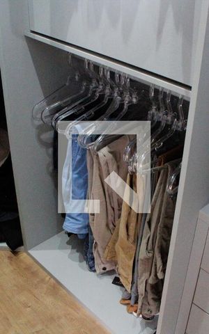 Casa à venda com 200m², 5 quartos e 2 vagas Casa à venda com 200m², 5 quartos e 2 vagasCLOSET