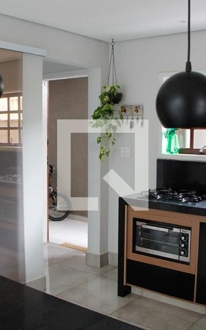 Casa à venda com 200m², 5 quartos e 2 vagas Casa à venda com 200m², 5 quartos e 2 vagasCOZINHA