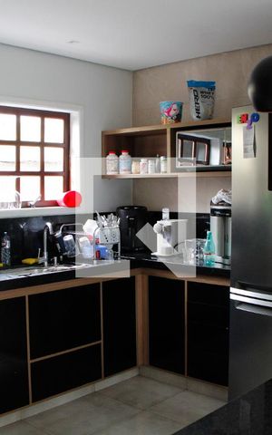 Casa à venda com 200m², 5 quartos e 2 vagas Casa à venda com 200m², 5 quartos e 2 vagasCOZINHA