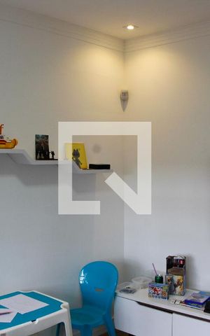 Casa à venda com 200m², 5 quartos e 2 vagas Casa à venda com 200m², 5 quartos e 2 vagasSALA DE TV