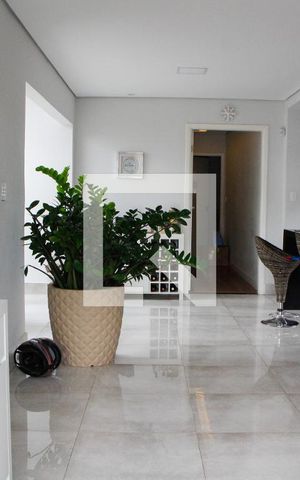 Casa à venda com 200m², 5 quartos e 2 vagas Casa à venda com 200m², 5 quartos e 2 vagasSALA