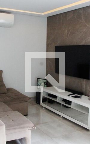Casa à venda com 200m², 5 quartos e 2 vagas Casa à venda com 200m², 5 quartos e 2 vagasSALA