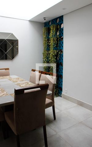 Casa à venda com 200m², 5 quartos e 2 vagas Casa à venda com 200m², 5 quartos e 2 vagasSALA DE JANTAR