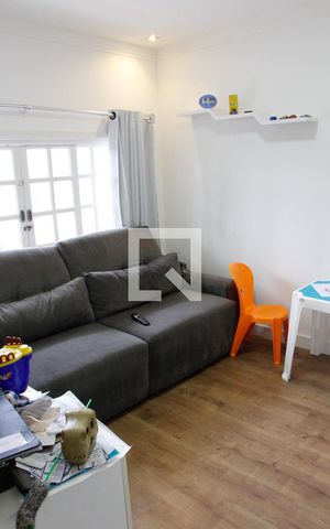 Casa à venda com 200m², 5 quartos e 2 vagas Casa à venda com 200m², 5 quartos e 2 vagasSALA DE TV