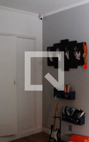 Casa à venda com 200m², 5 quartos e 2 vagas Casa à venda com 200m², 5 quartos e 2 vagasSUITE 3