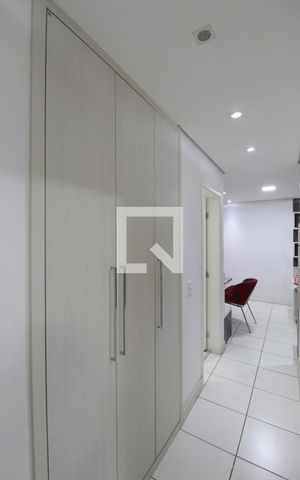 Apartamento para alugar com 70m², 3 quartos e 2 vagasCorredor