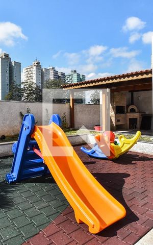 Apartamento à venda com 75m², 2 quartos e 1 vaga Apartamento à venda com 75m², 2 quartos e 1 vagaÁrea comum - Playground