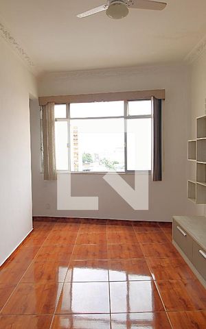 Apartamento à venda com 70m², 2 quartos e 1 vagaSala