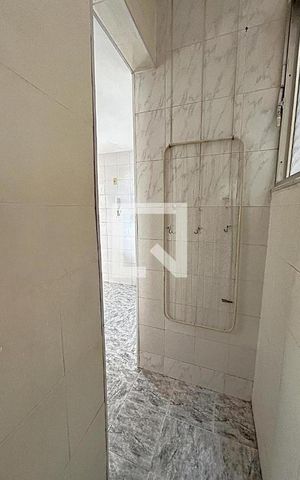 Apartamento à venda com 70m², 2 quartos e 1 vagaÁrea de Serviço
