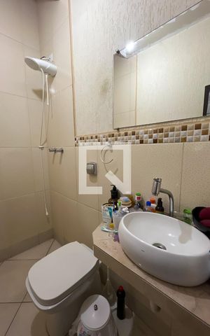 Casa à venda com 220m², 4 quartos e 5 vagas Casa à venda com 220m², 4 quartos e 5 vagasBanheiro da suíte 4