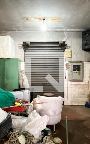 Casa à venda com 220m², 4 quartos e 5 vagas Casa à venda com 220m², 4 quartos e 5 vagasÁrea externa