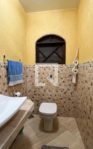 Casa à venda com 220m², 4 quartos e 5 vagas Casa à venda com 220m², 4 quartos e 5 vagasLavabo